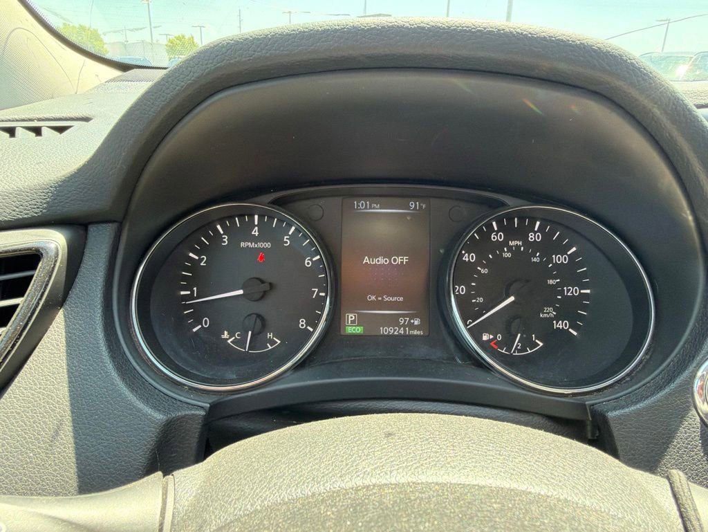 Used 2017 Nissan Rogue SV AWD/4WD image 17