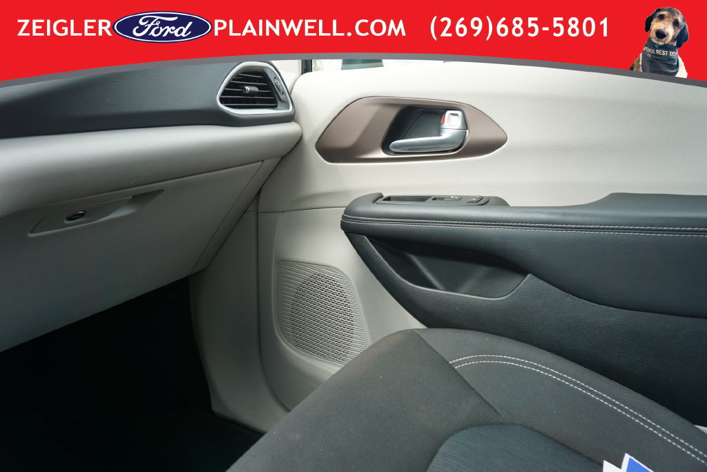 Used 2024 Chrysler Voyager LX FWD image 34