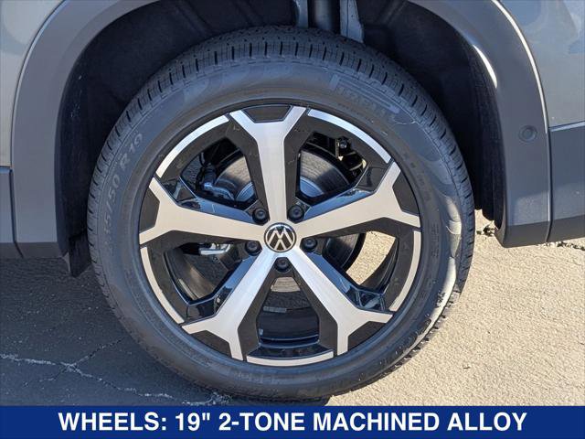New 2025 Volkswagen Tiguan SE image 9