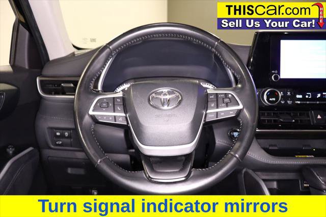Used 2023 Toyota Highlander XLE image 14