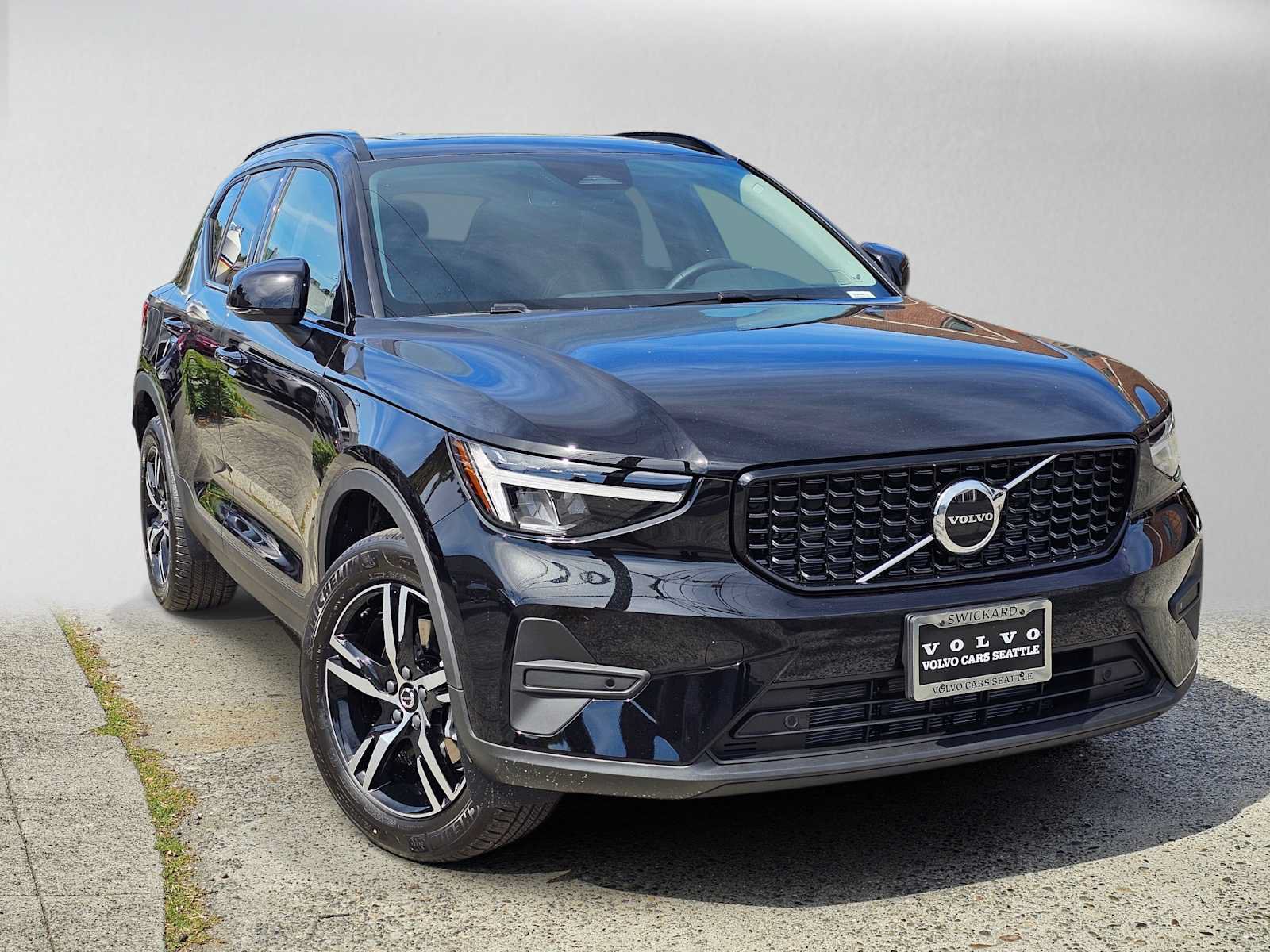 New 2026 Volvo XC40 B5 Core w/ Protection Package Premier AWD/4WD image 1