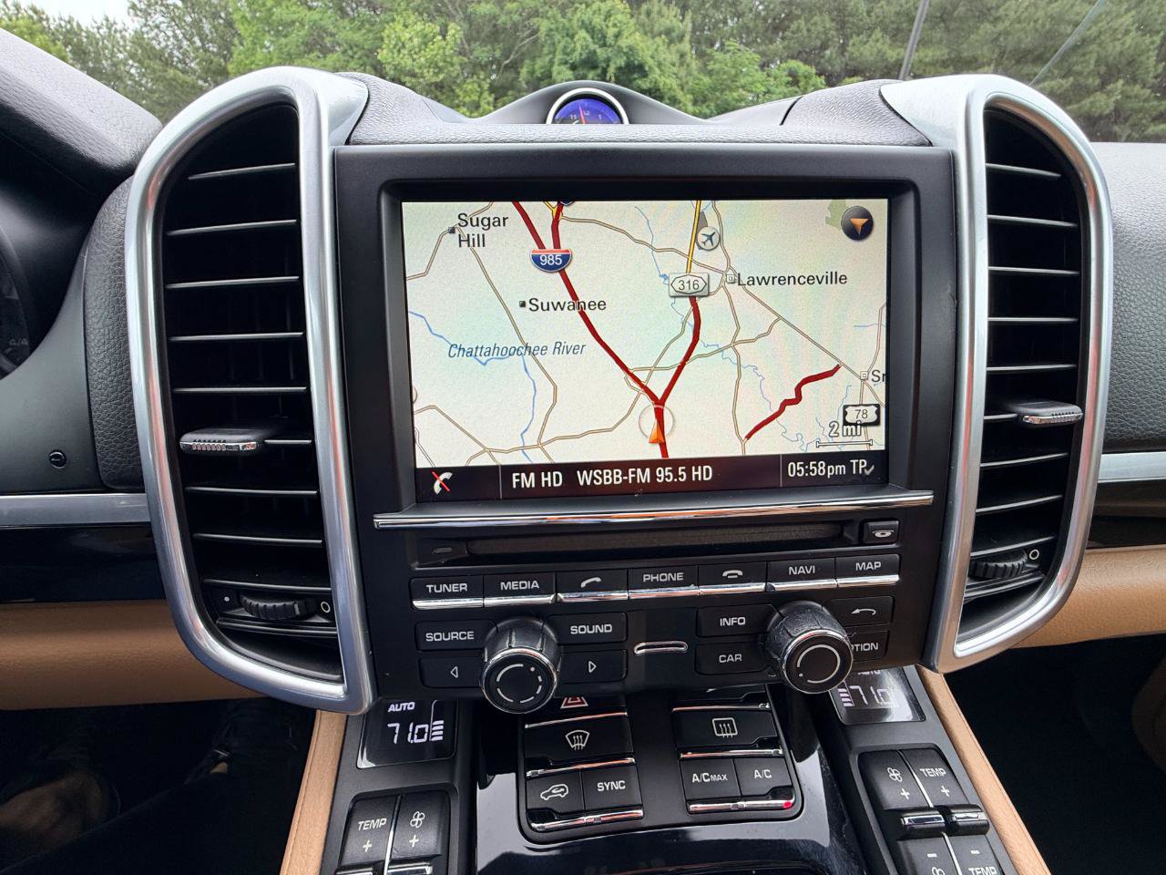Used 2016 Porsche Cayenne AWD/4WD image 18