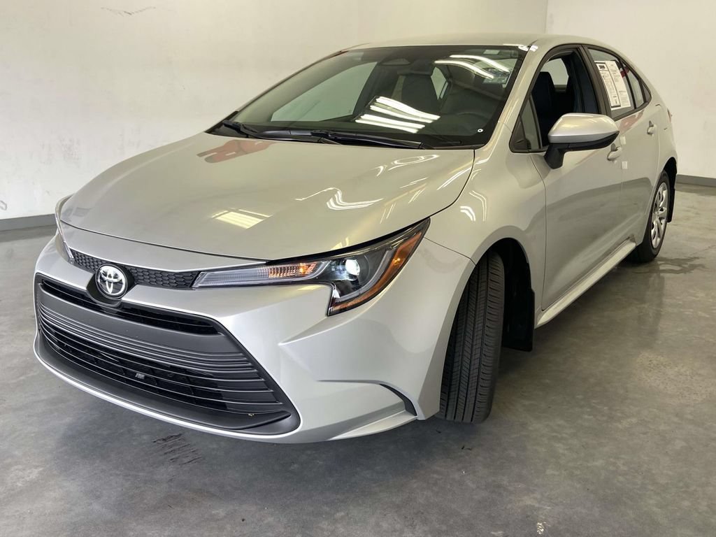 Used 2026 Toyota Corolla LE FWD image 7