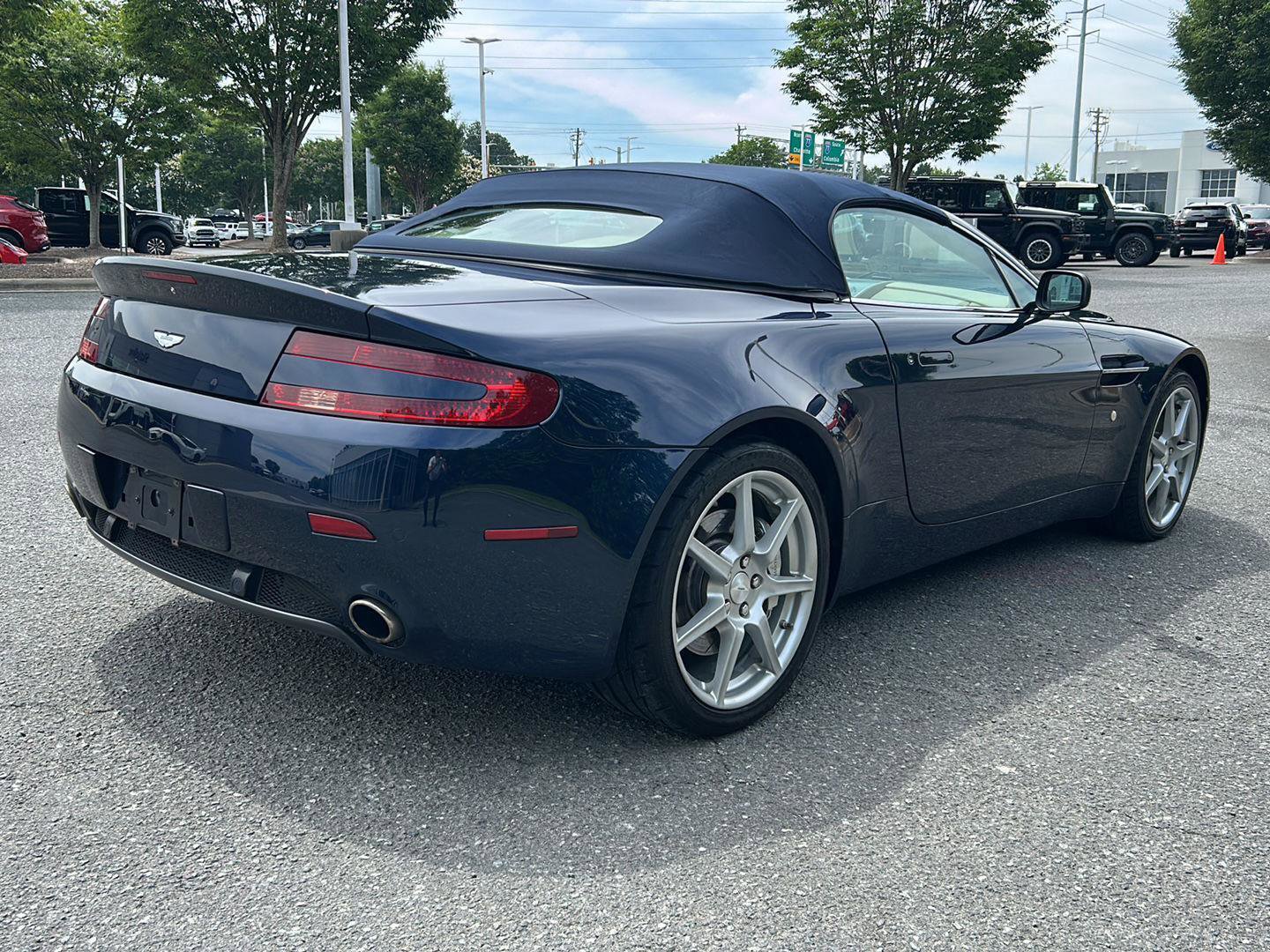 Used 2008 Aston Martin V8 Vantage Roadster RWD image 5