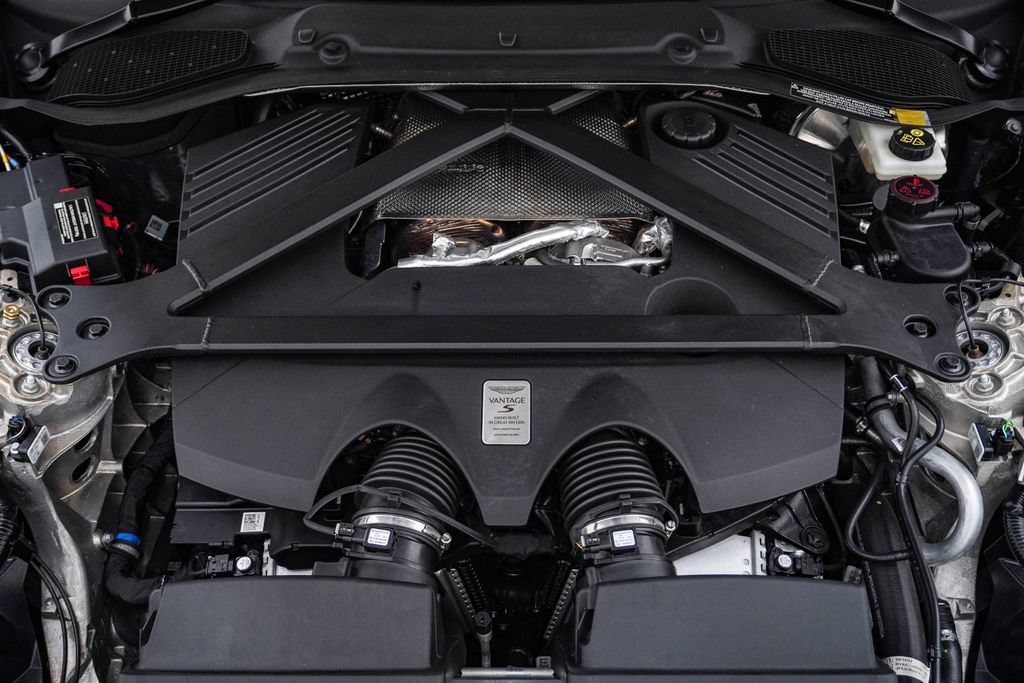 Used 2026 Aston Martin V8 Vantage S RWD image 34