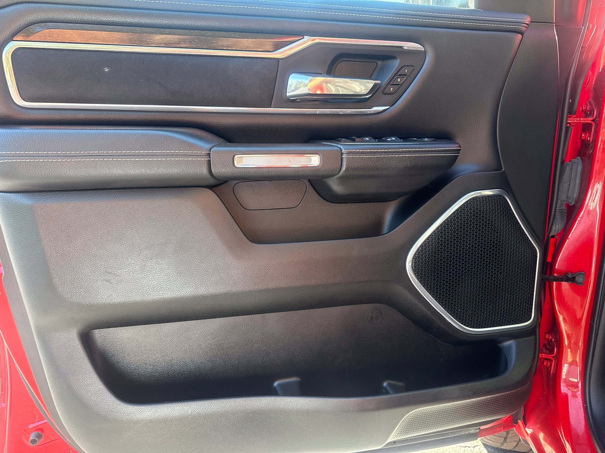 Used 2022 RAM 1500 Laramie AWD/4WD image 10