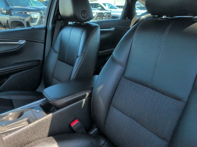 Used 2019 Chevrolet Impala LT FWD image 18