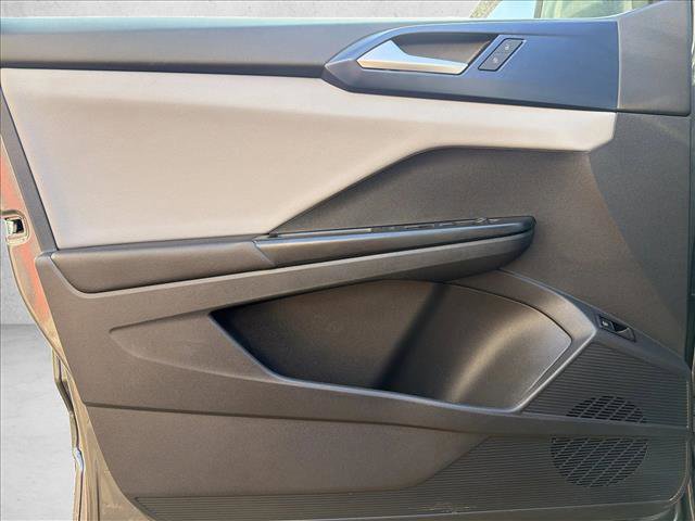 Used 2023 Volkswagen Taos SE image 10