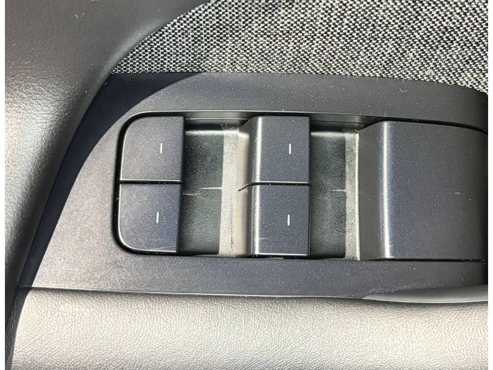 Used 2024 Tesla Model X image 37