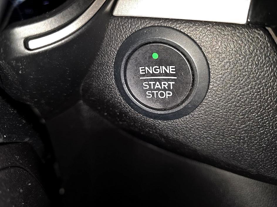 Used 2020 Ford Escape SE image 17