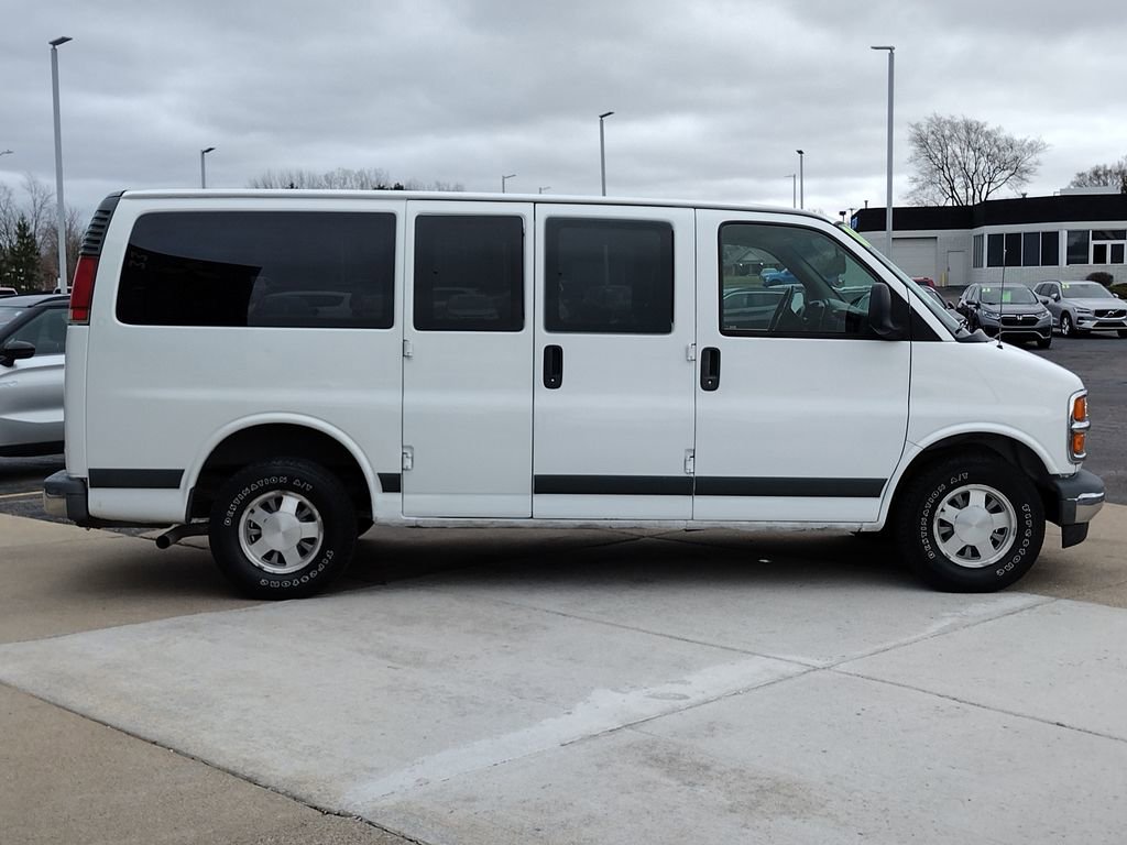 Used 2000 Chevrolet Express 1500 Passenger w/ LS Preferred Equipment Group image 4