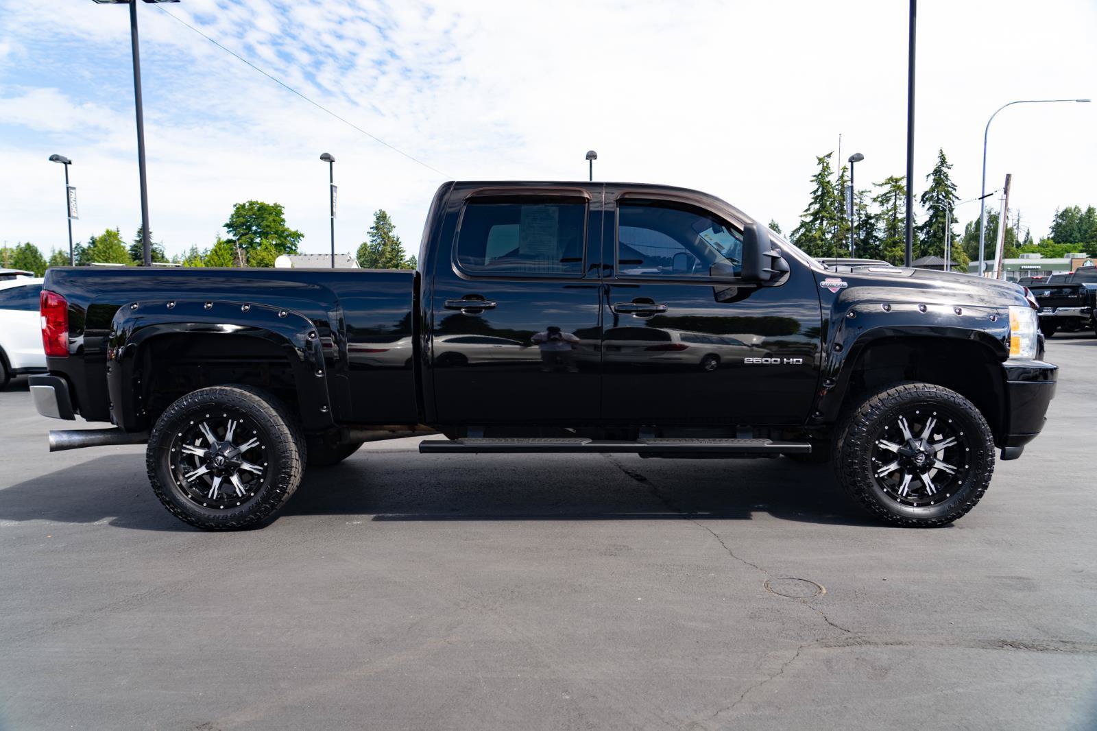Used 2013 Chevrolet Silverado 2500 LTZ AWD/4WD image 9