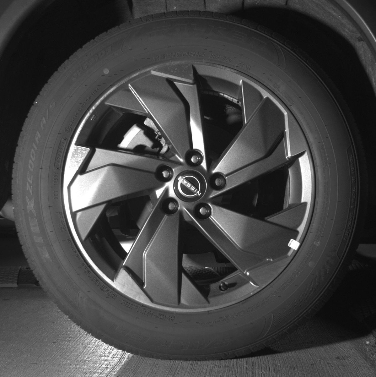 Used 2025 Nissan Rogue SV FWD image 15