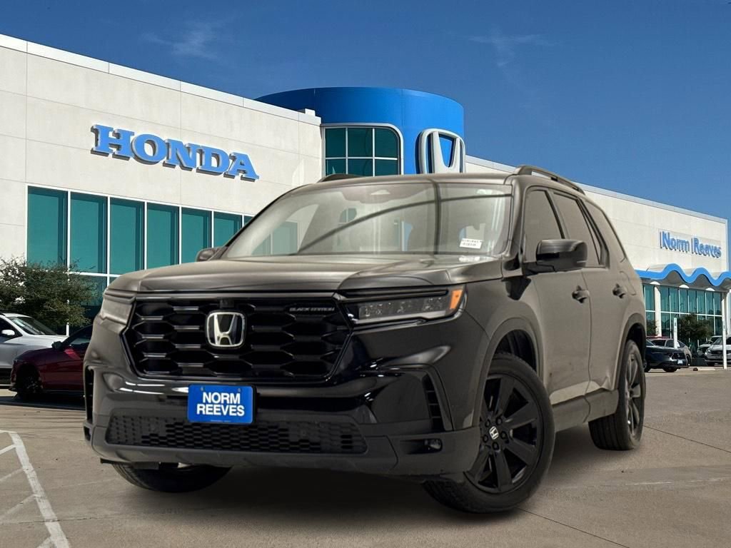 Certified 2025 Honda Pilot Black Edition image 1
