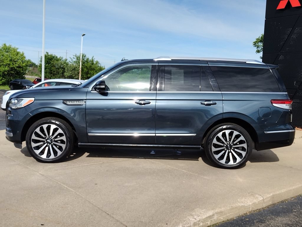 Used 2022 Lincoln Navigator Reserve AWD/4WD image 19