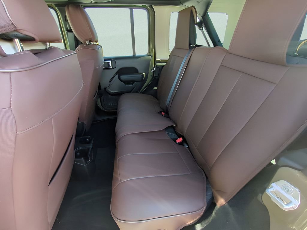Used 2025 Jeep Wrangler Willys image 14