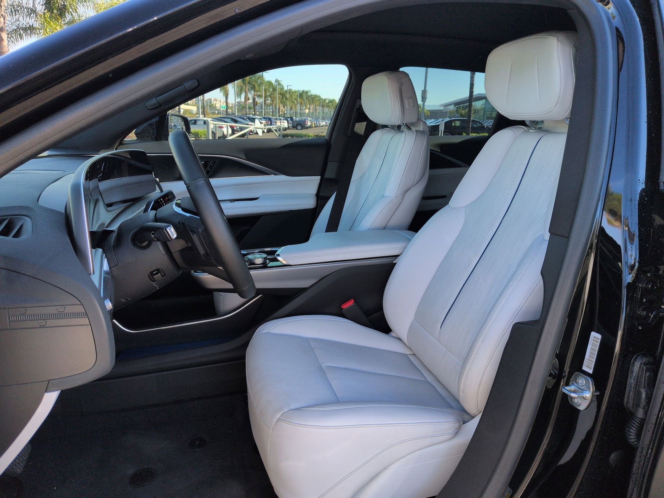 Used 2025 Cadillac Lyriq Sport image 16