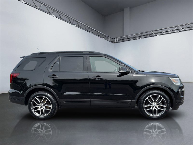 Used 2018 Ford Explorer Sport w/ Equipment Group 401A AWD/4WD image 3