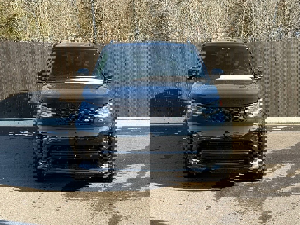 Certified 2025 Land Rover Discovery Dynamic SE image 9