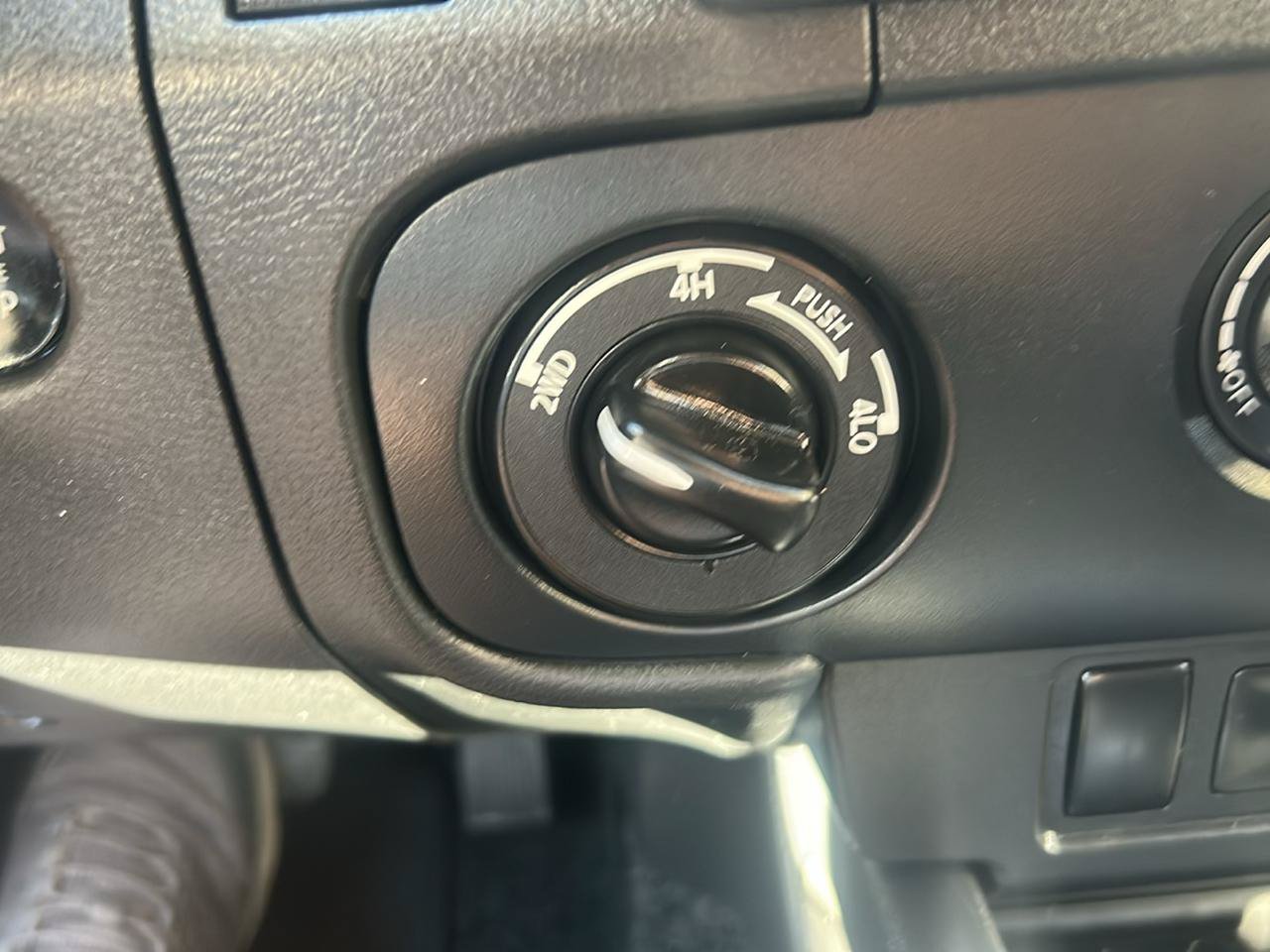 Used 2026 Nissan Frontier SV AWD/4WD image 25