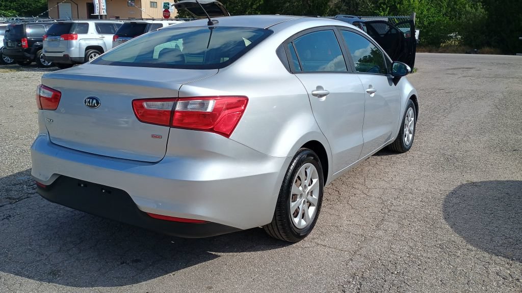 Used 2017 Kia Rio LX w/ Power Package FWD image 3
