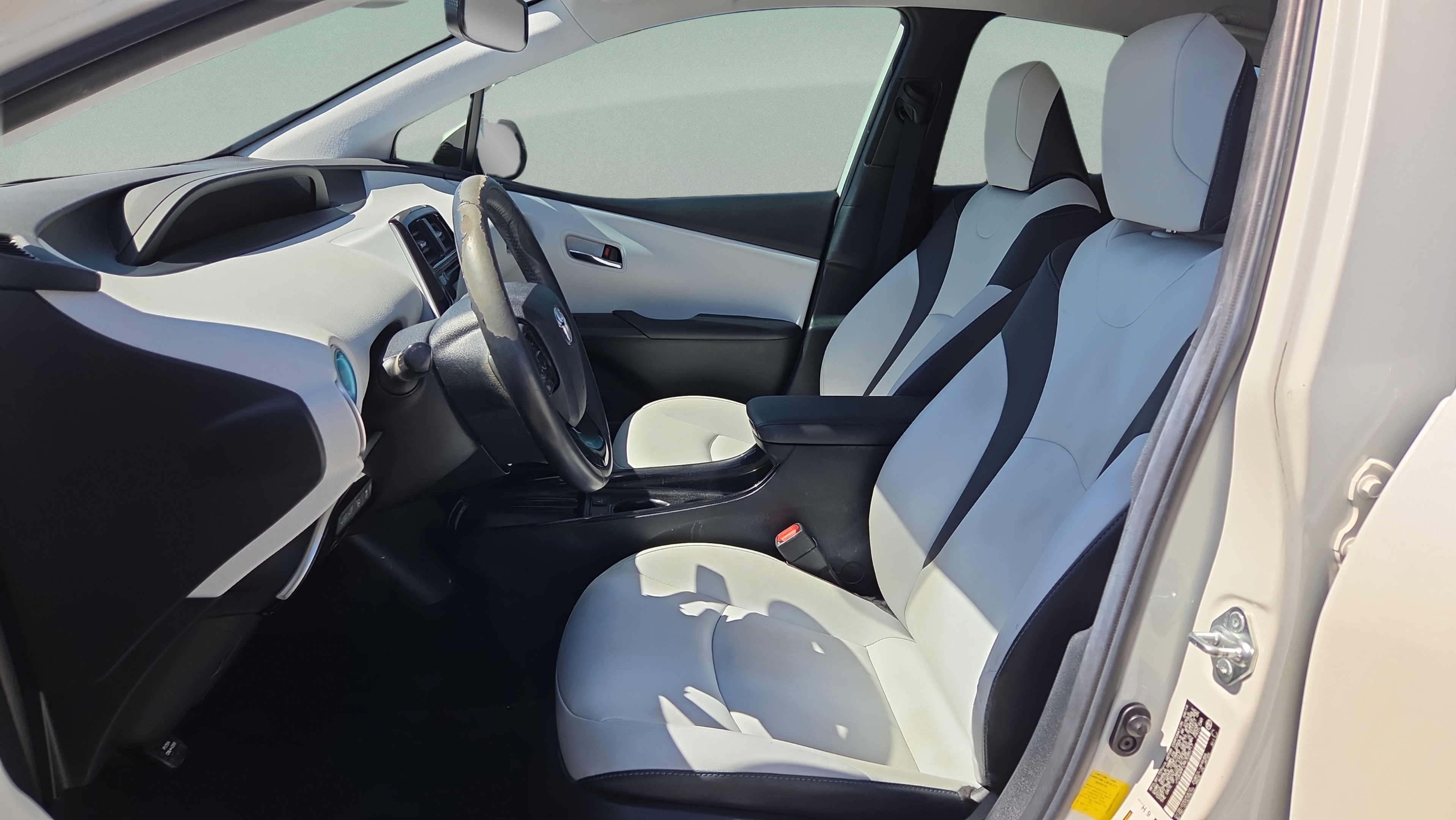 Used 2019 Toyota Prius XLE FWD image 10
