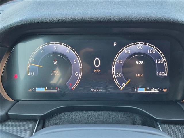 Used 2025 Jeep Grand Cherokee Altitude RWD image 11