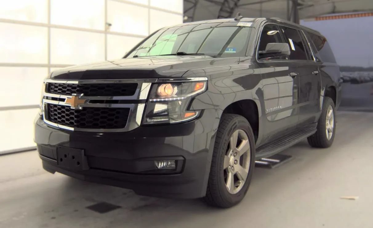 Used 2018 Chevrolet Suburban LT AWD/4WD image 1
