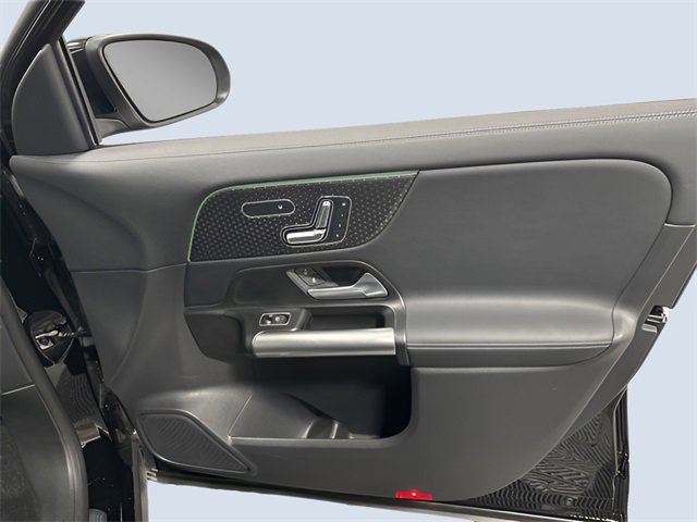 Used 2025 Mercedes-Benz GLA 250 4MATIC image 30