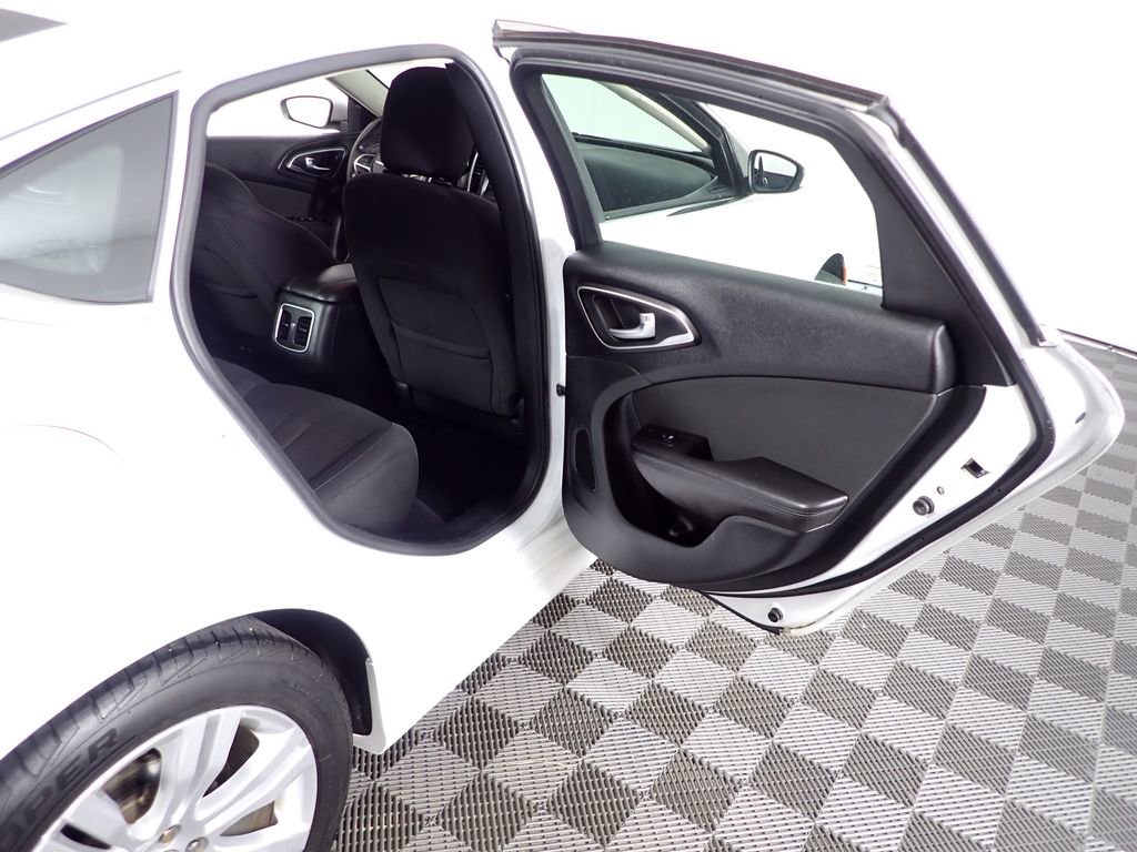 Used 2015 Chrysler 200 Limited w/ Convenience Group FWD image 41