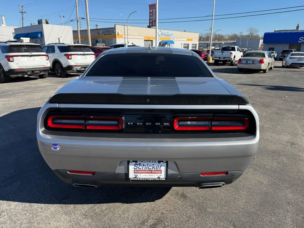 Used 2017 Dodge Challenger SXT Plus image 7
