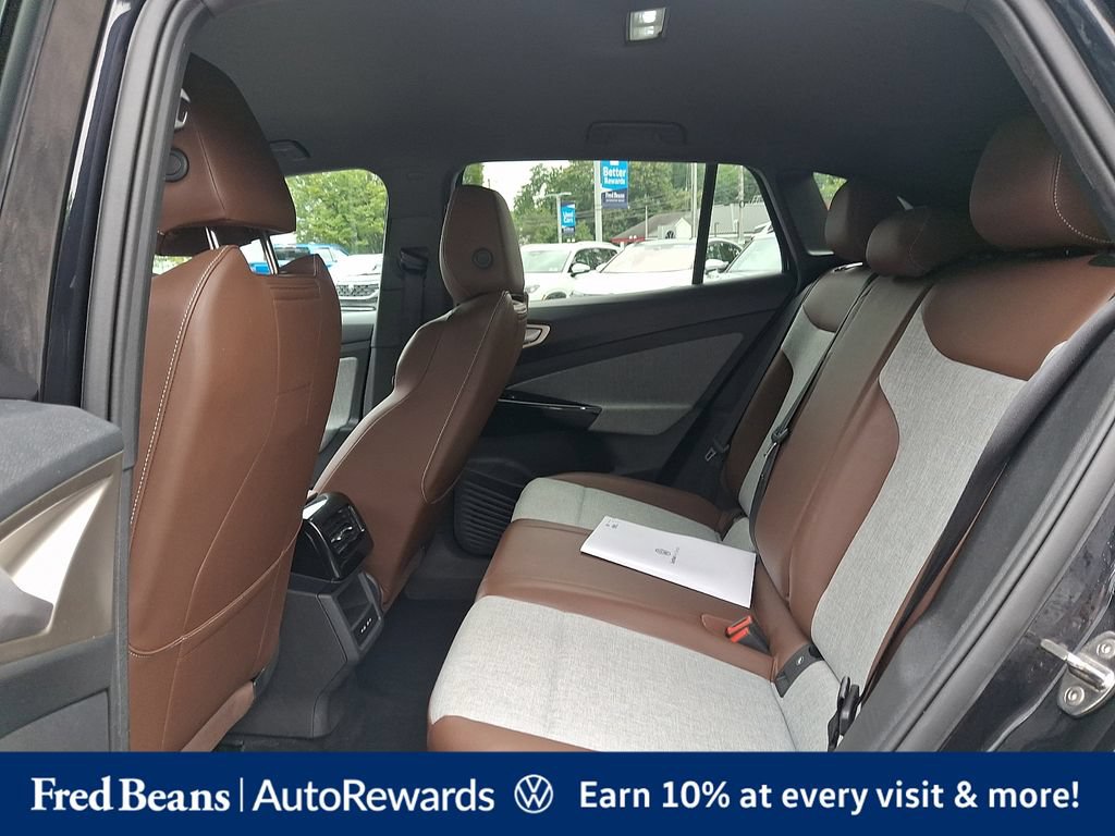 Used 2024 Volkswagen ID.4 Pro AWD/4WD image 14