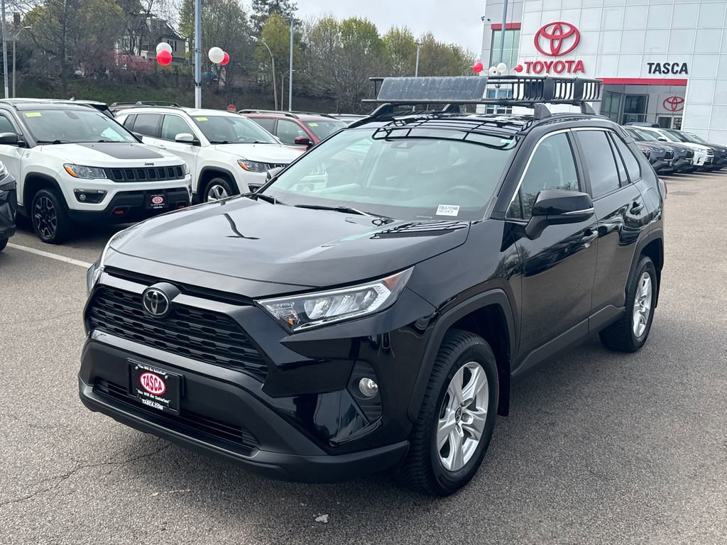 Used 2021 Toyota RAV4 XLE AWD/4WD image 3
