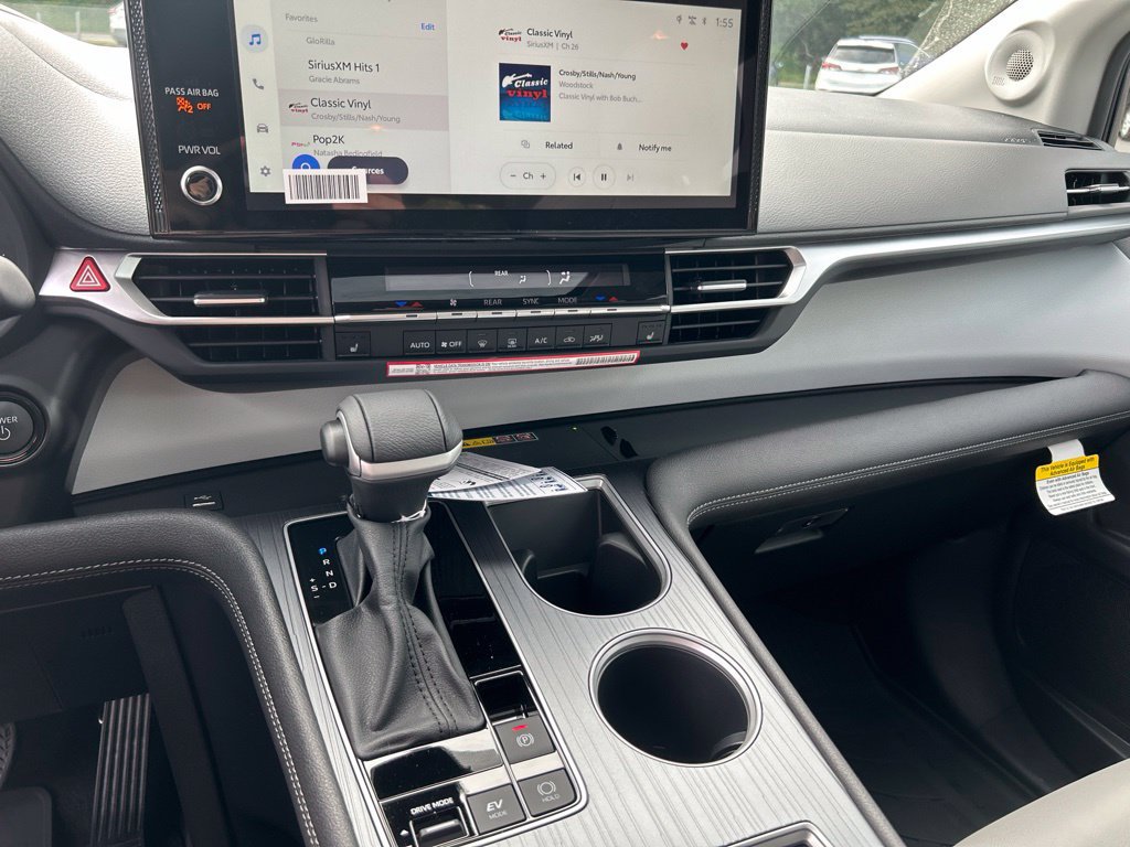 New 2026 Toyota Sienna XLE AWD/4WD image 17