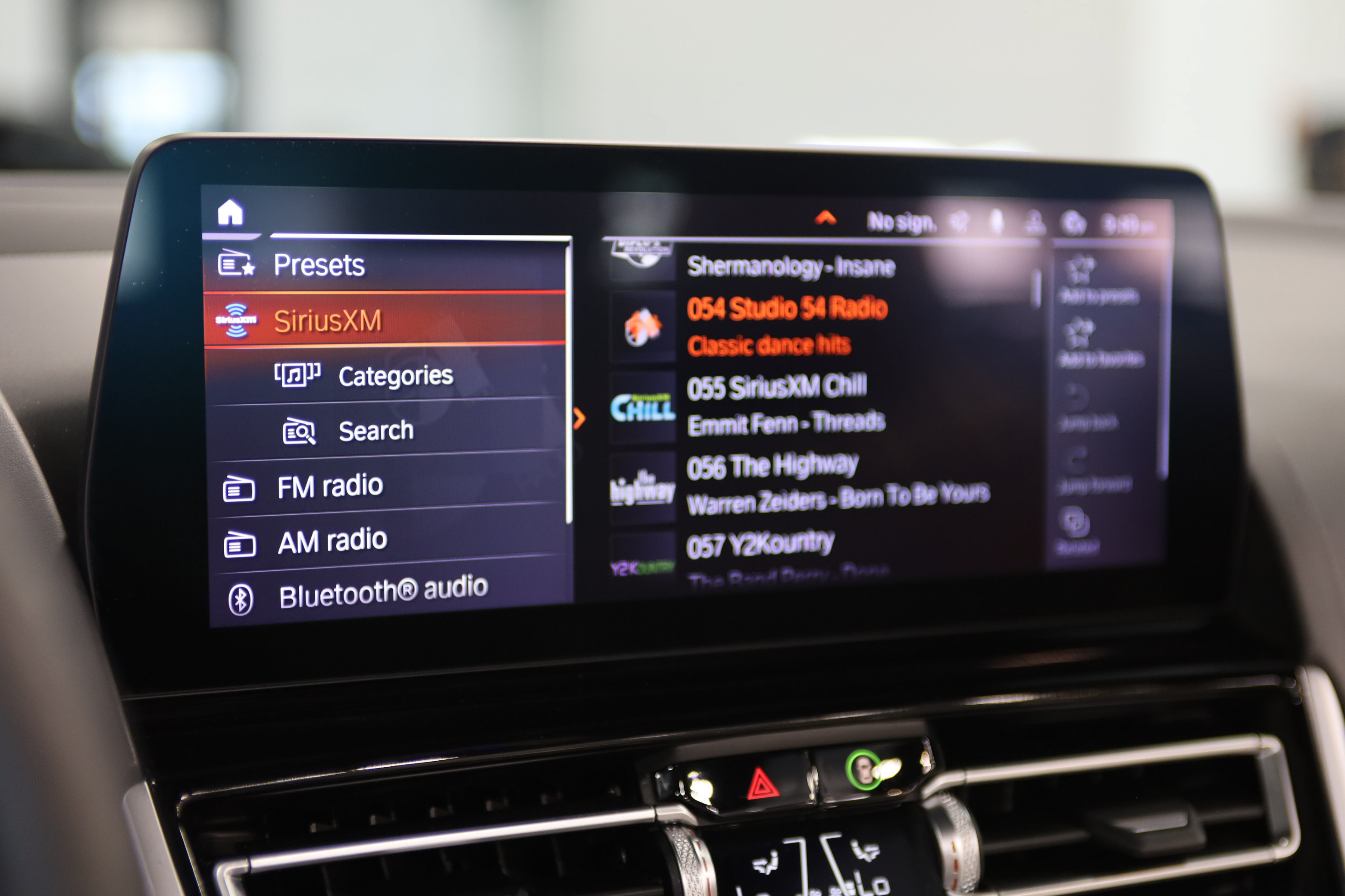 Used 2023 BMW M850i xDrive Convertible w/ M Carbon Exterior Package AWD/4WD image 31