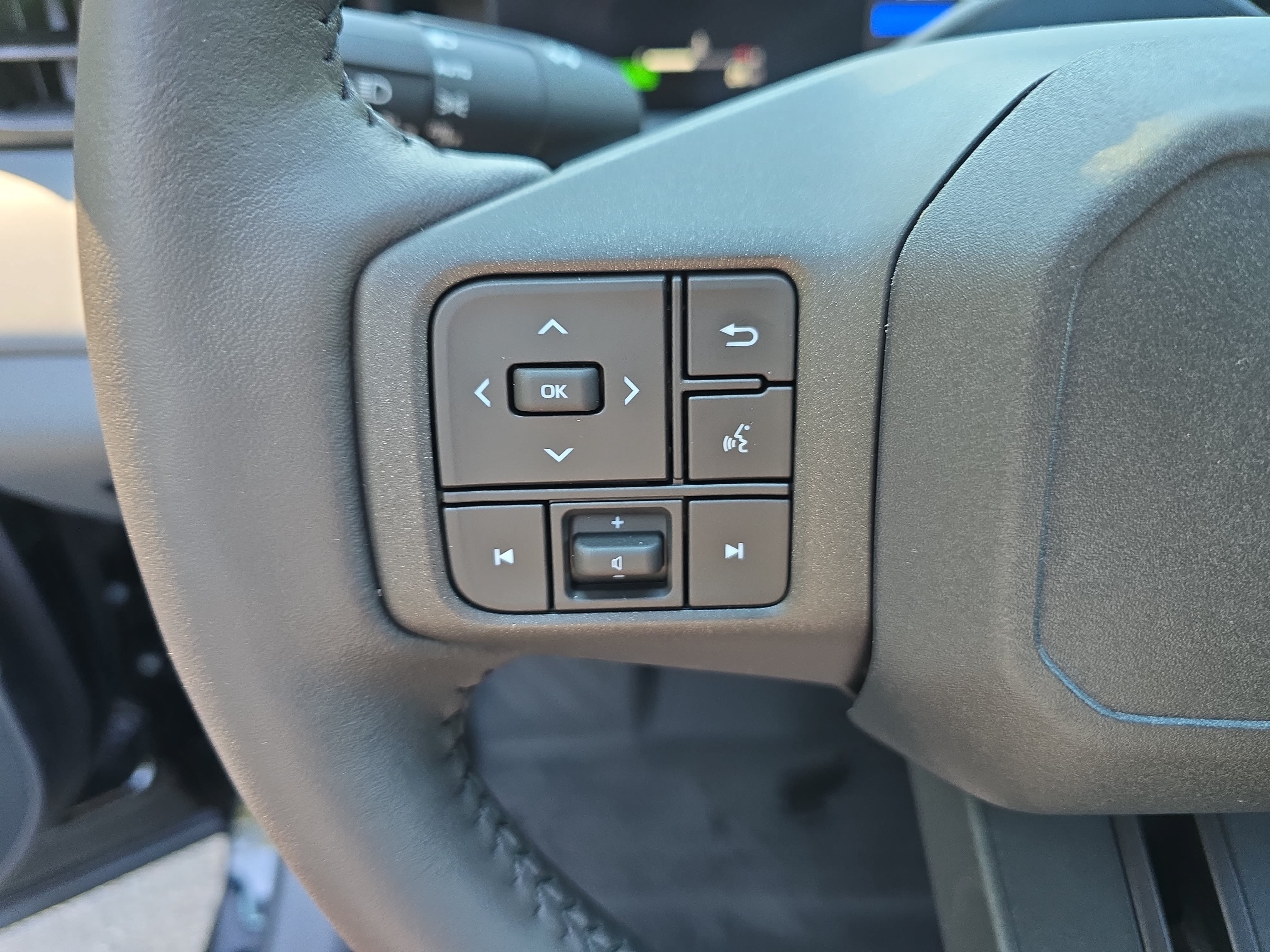New 2026 Toyota RAV4 XSE AWD/4WD image 19