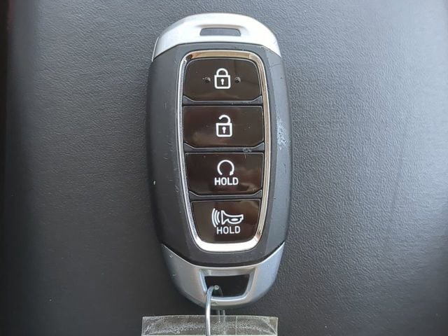 Used 2025 Hyundai Venue SEL FWD image 27