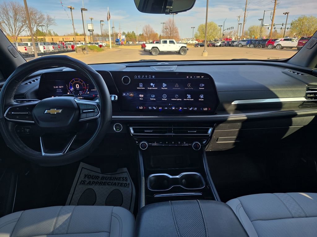 Used 2025 Chevrolet Traverse High Country image 12