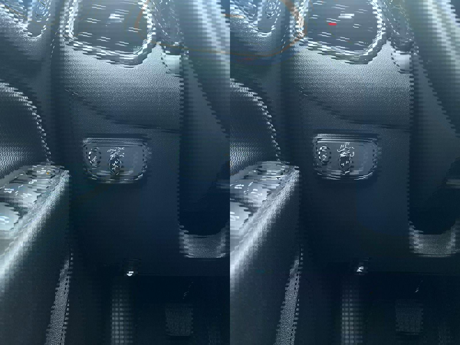 Used 2023 Chevrolet Equinox RS image 9