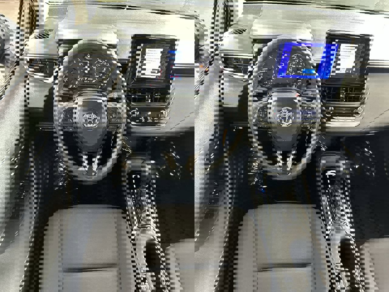 Used 2024 Toyota Corolla LE image 21