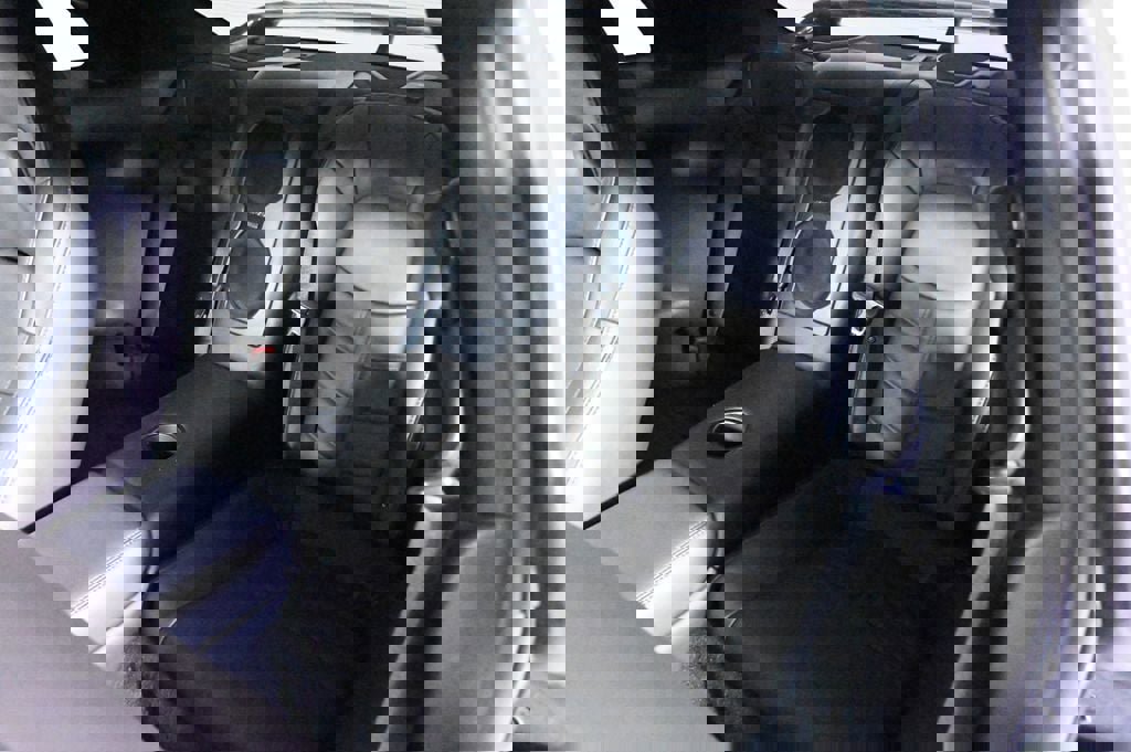 Used 2018 Nissan GT-R Premium w/ Premium Interior Package AWD/4WD image 18