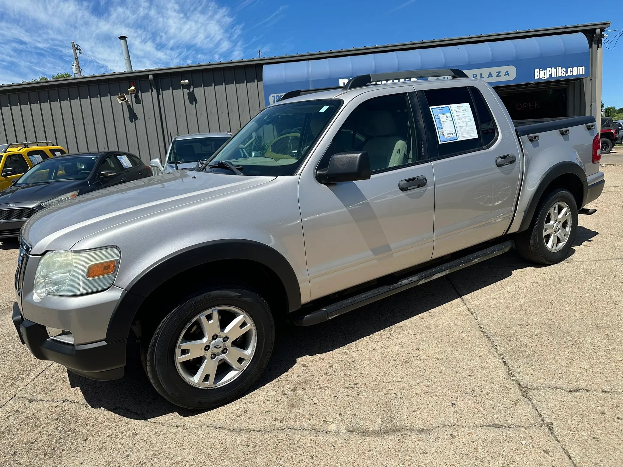Used 2007 Ford Explorer Sport Trac XLT RWD image 3