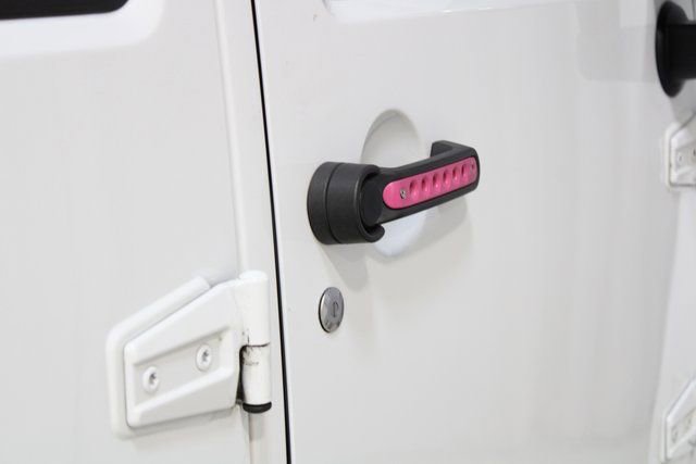 Used 2018 Jeep Wrangler Unlimited Sahara w/ Dual Top Group image 30