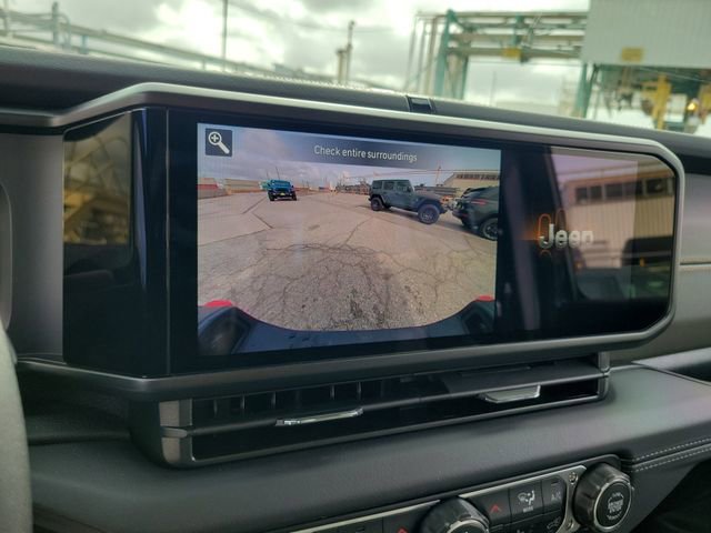 New 2026 Jeep Gladiator Mojave w/ Steel Bumper Group AWD/4WD image 22