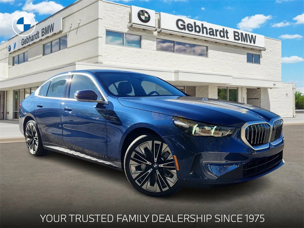 New 2026 BMW 530i xDrive w/ Premium Package