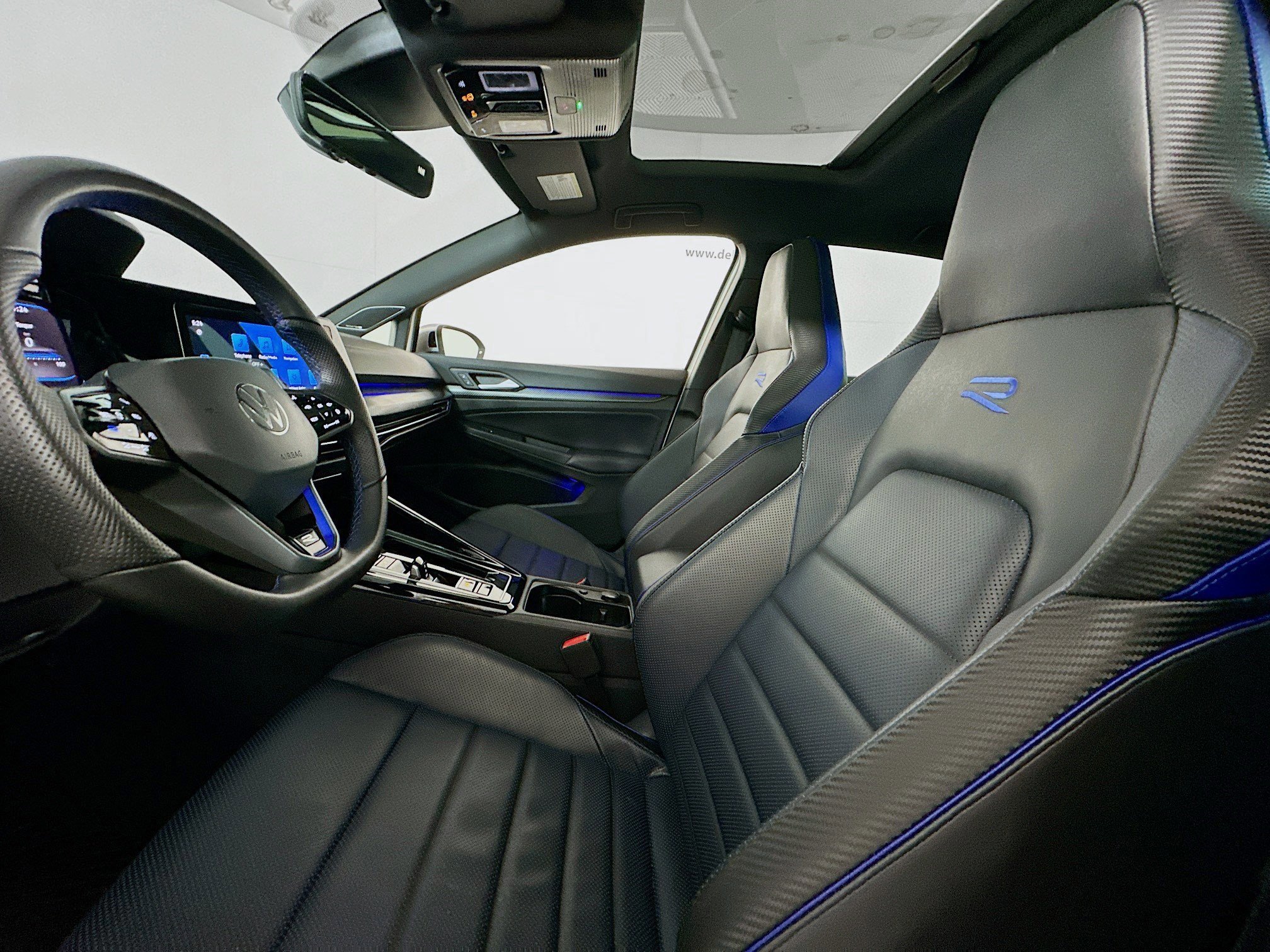 Used 2024 Volkswagen Golf R image 20