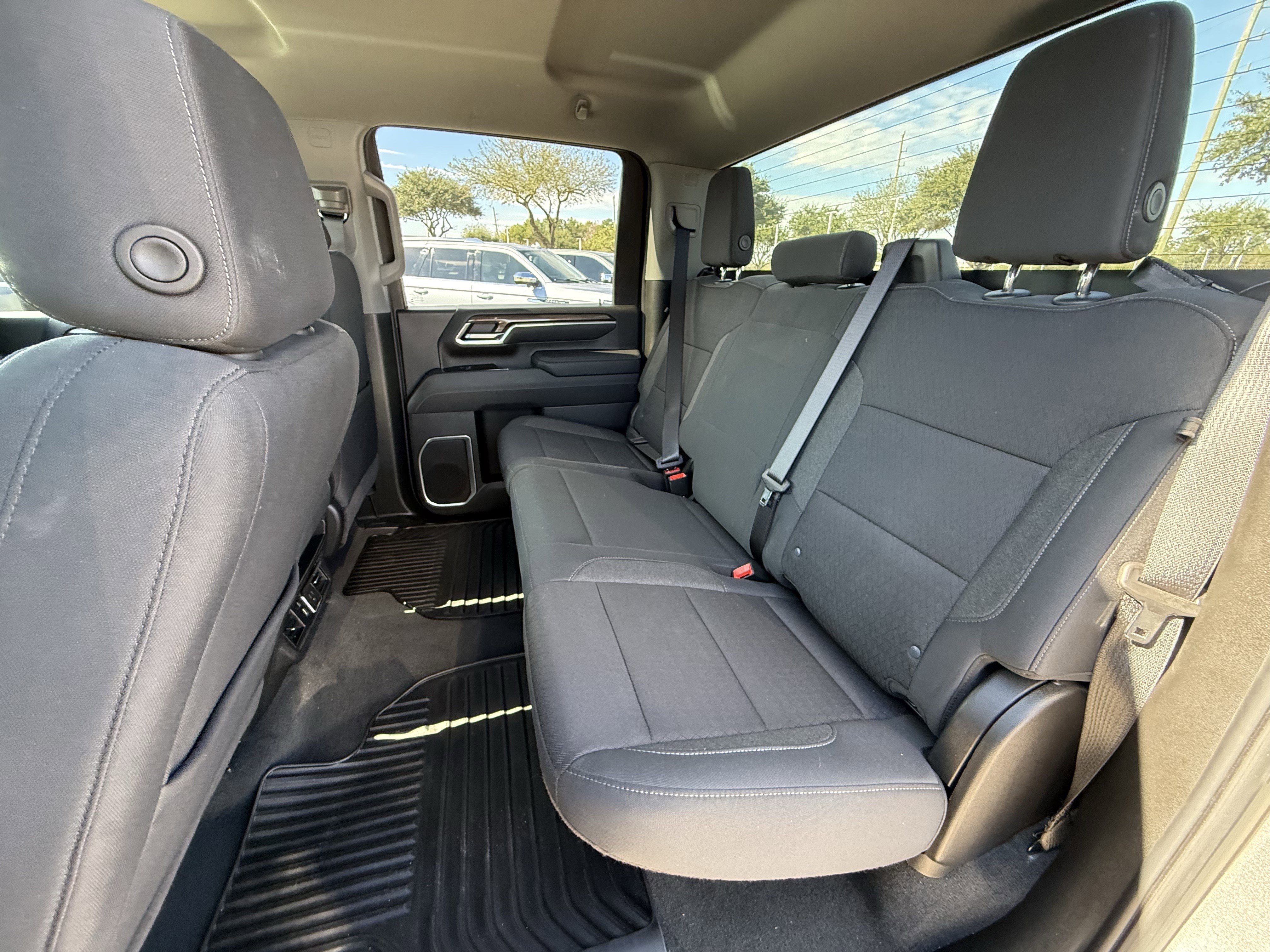 Used 2025 Chevrolet Silverado 2500 LT w/ Convenience Package image 28