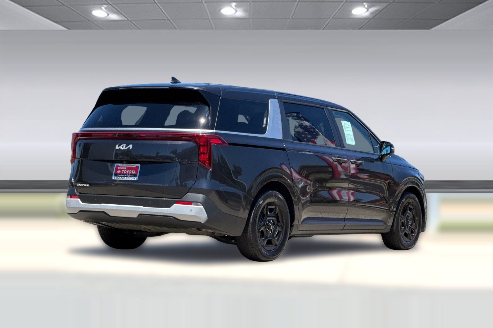 Used 2026 Kia Carnival FWD image 9