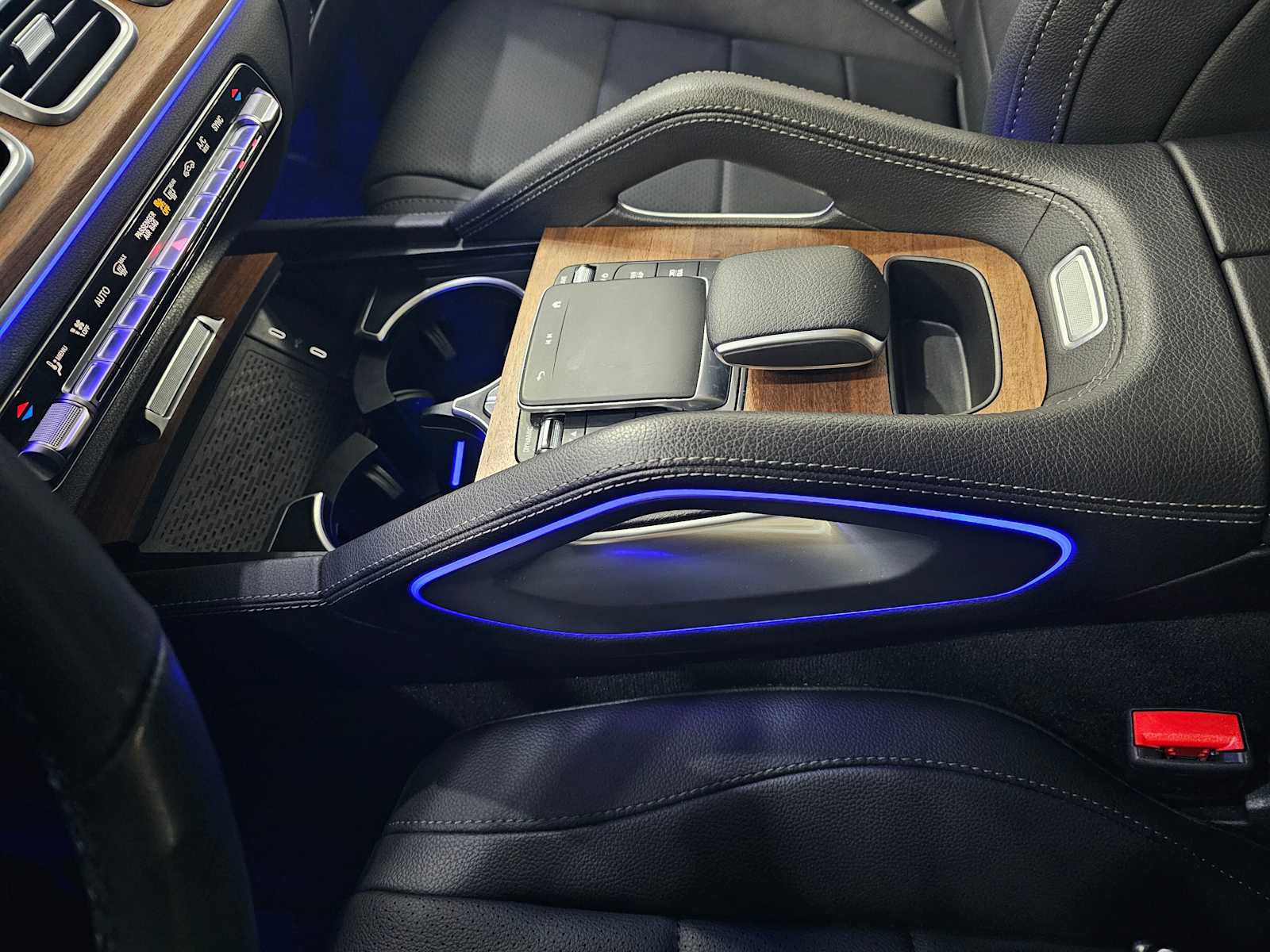 Used 2025 Mercedes-Benz GLE 450 4MATIC image 29