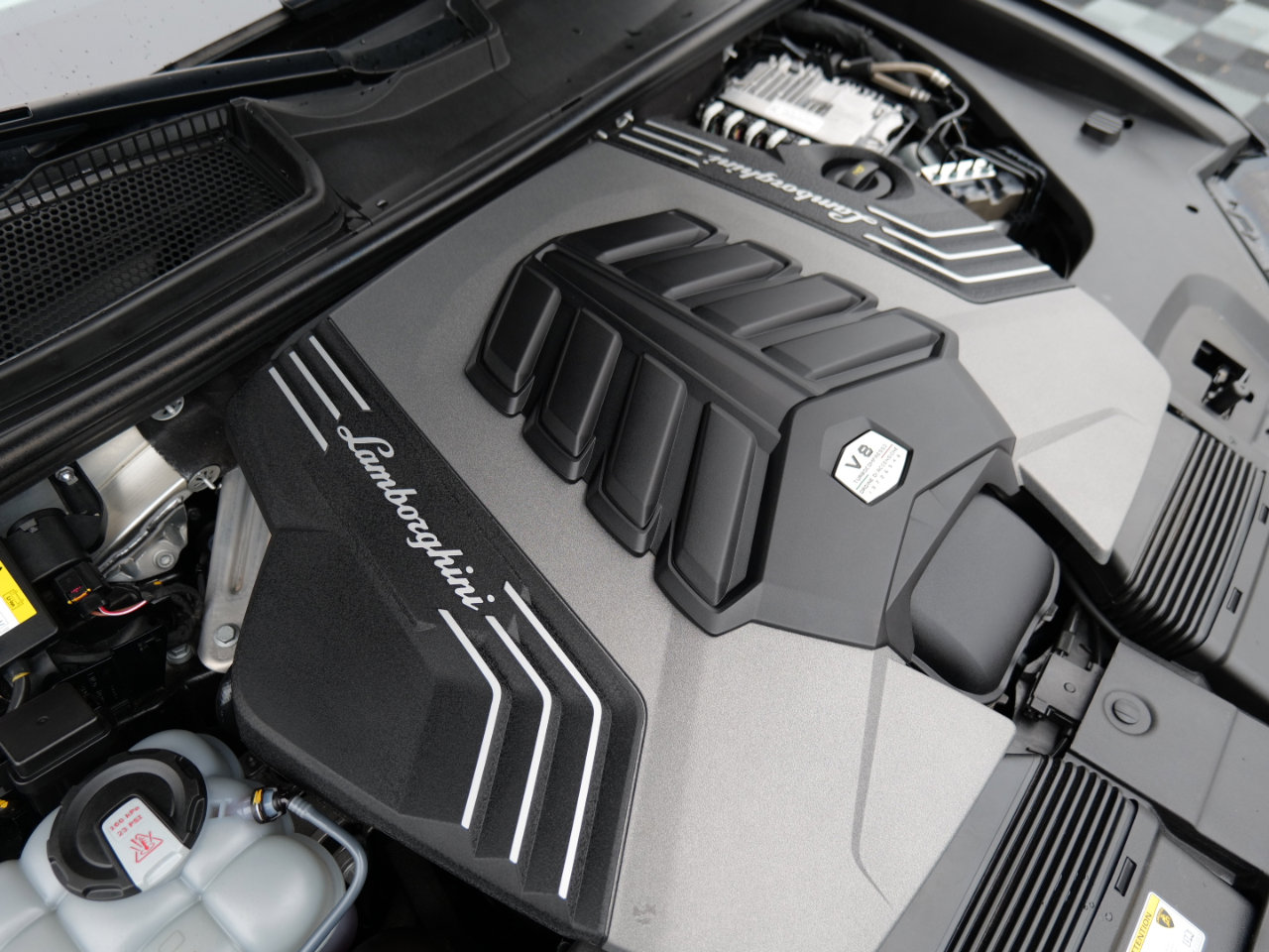 Used 2021 Lamborghini Urus image 56